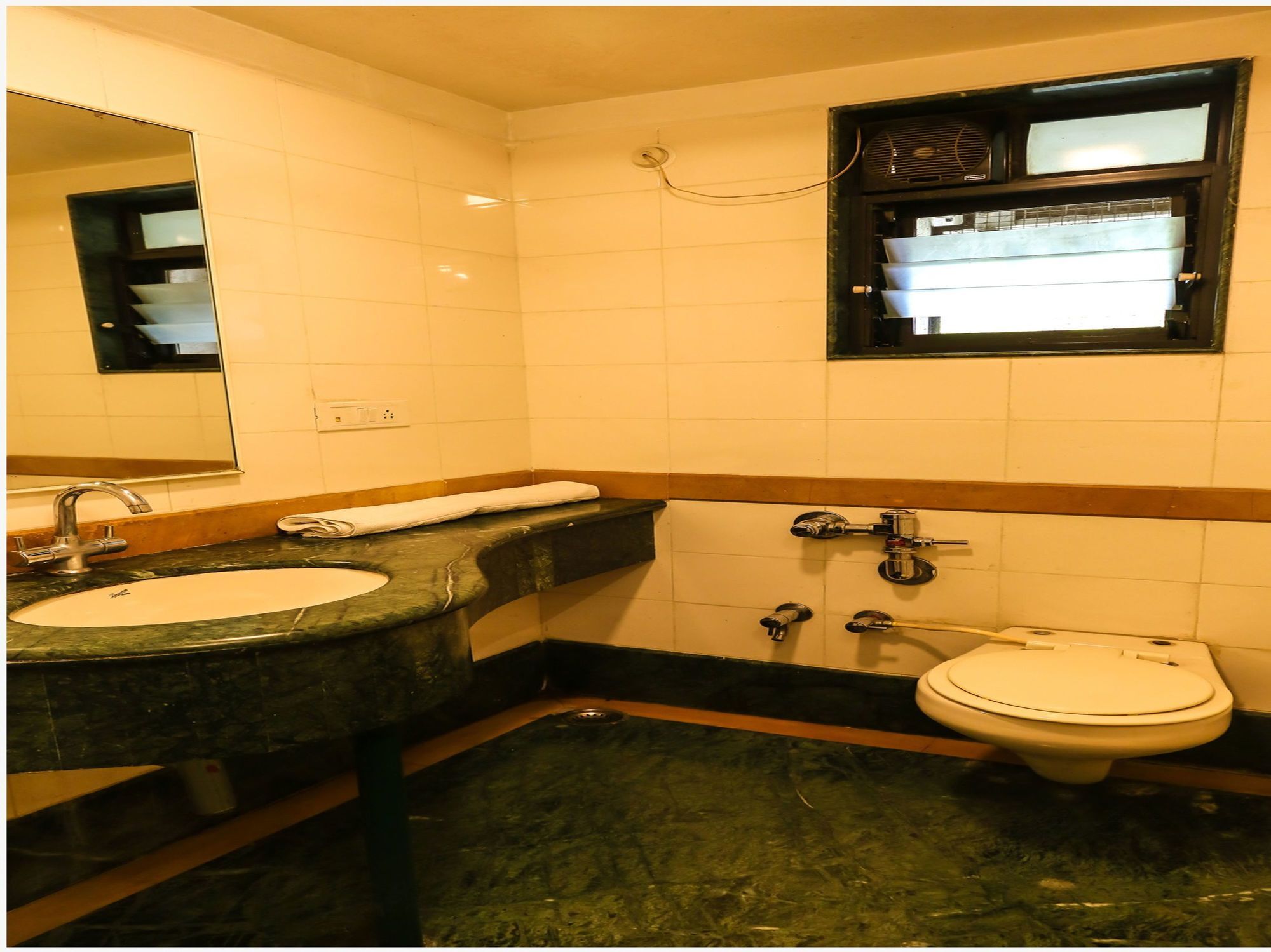 Hotel Lotus Pune Exterior foto